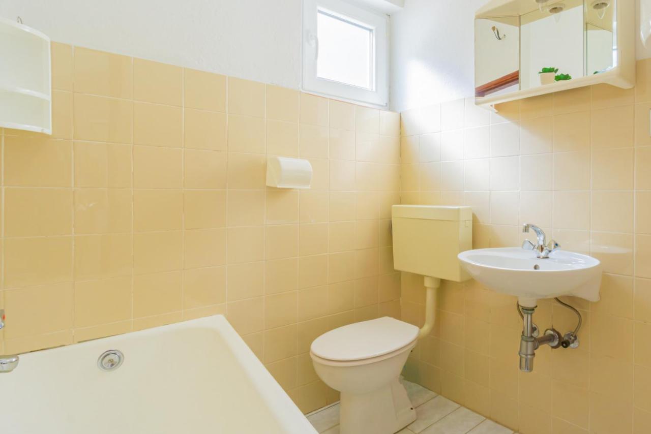 Apartment And Room Bacic Metajna Kültér fotó
